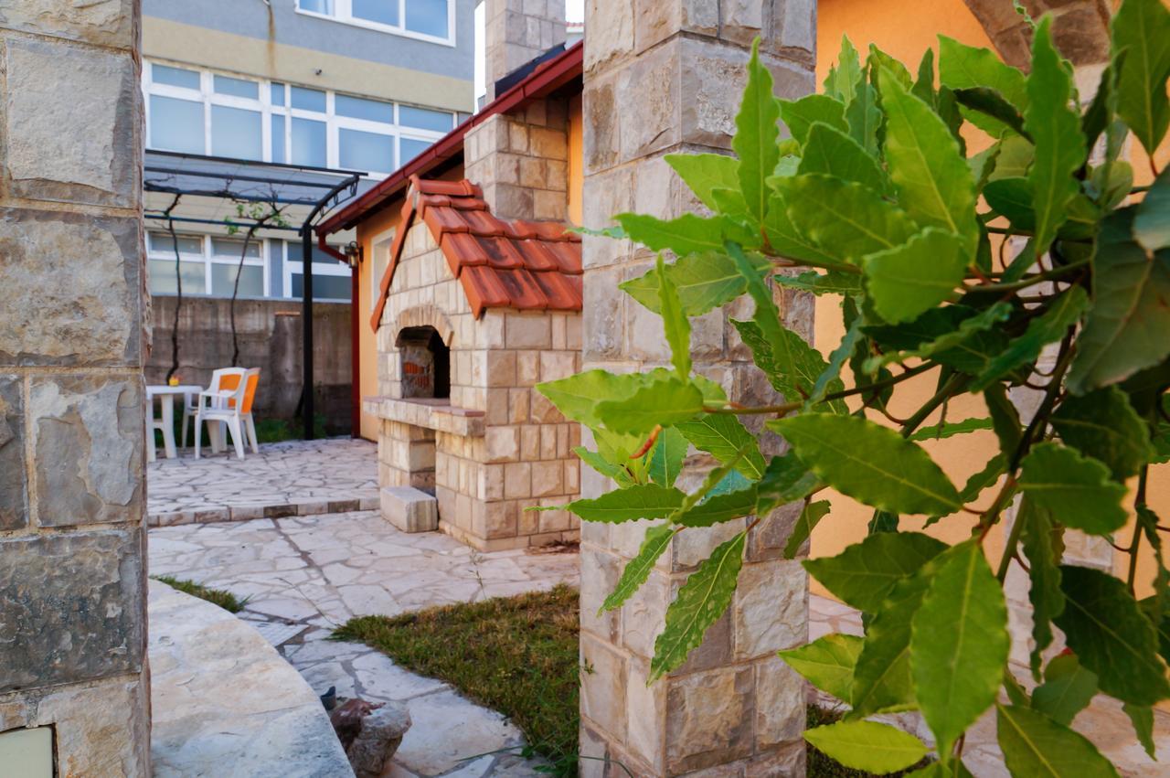 Apartments Apple Cat Montenegro Ko Bijela Esterno foto