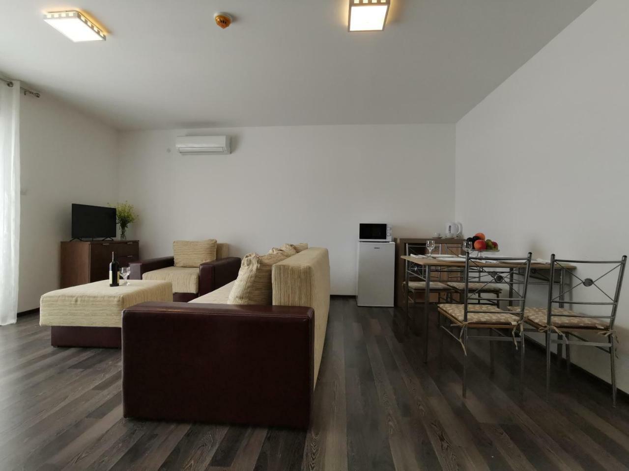 Apartments Apple Cat Montenegro Ko Bijela Esterno foto